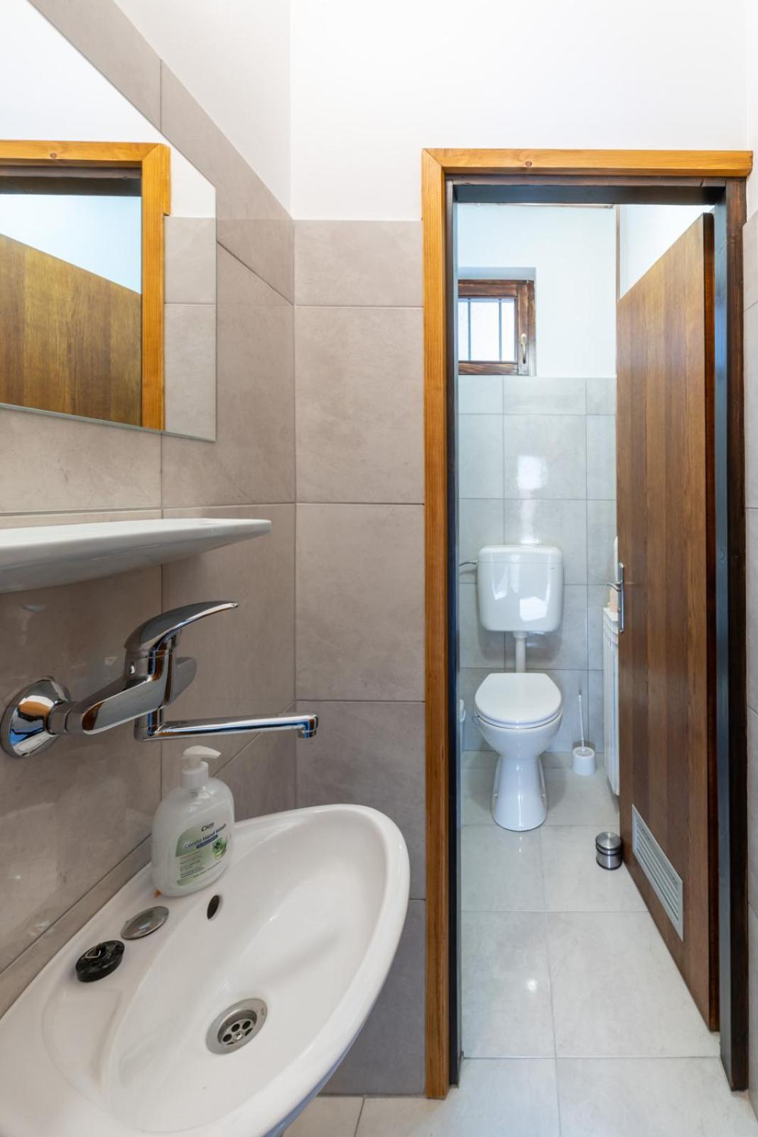 Apartman Jabuka Karlovac Eksteriør billede